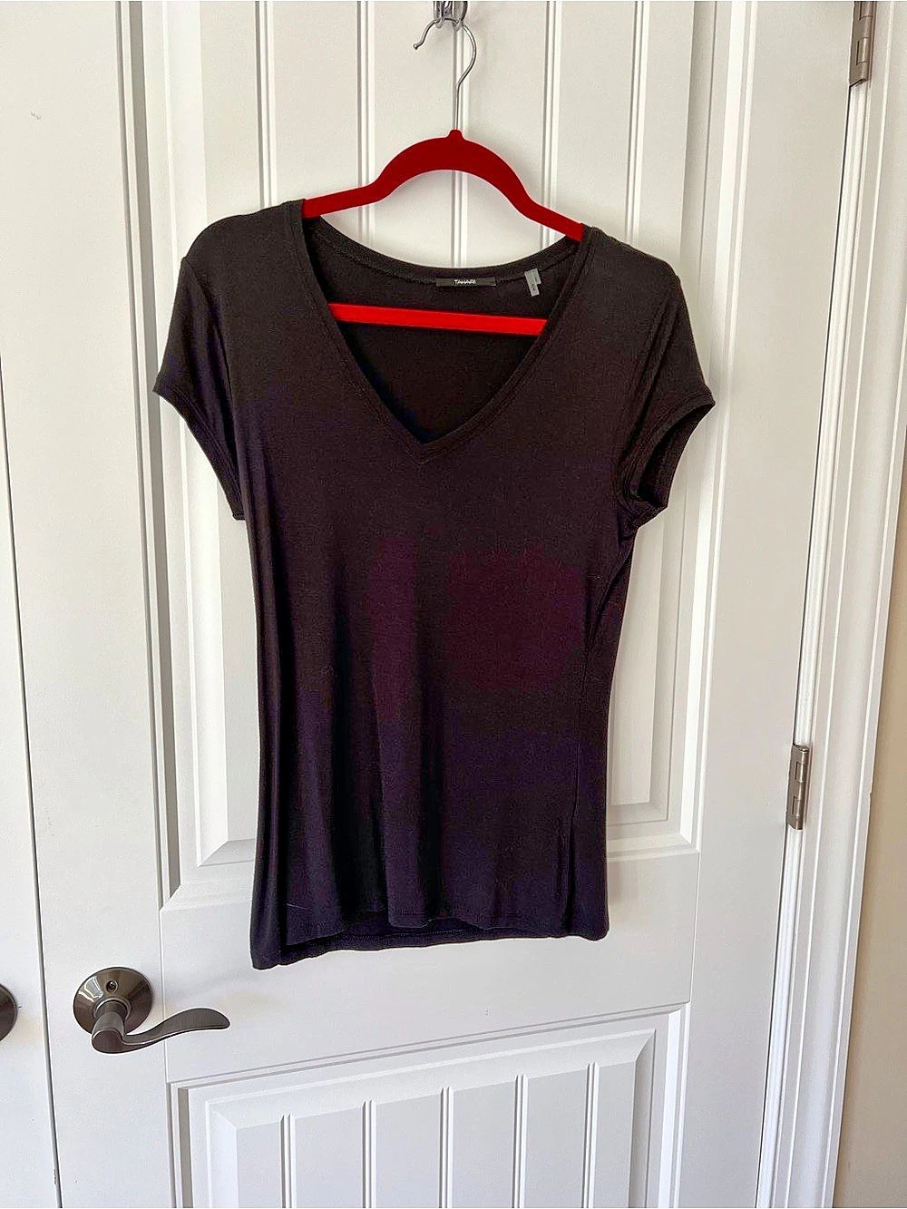 Tahari Black V-Neck Short Sleeve Tee Black Size Medium-super soft!